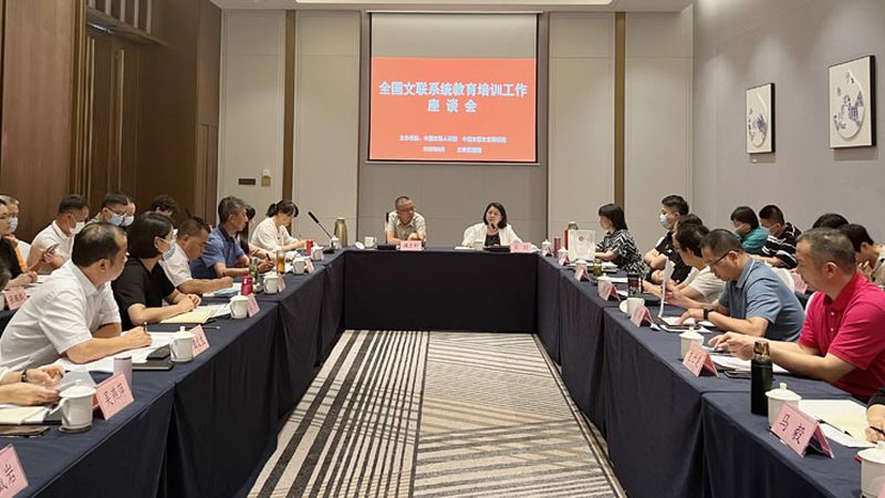女生选择自考本科行政管理，这些因素不容忽视